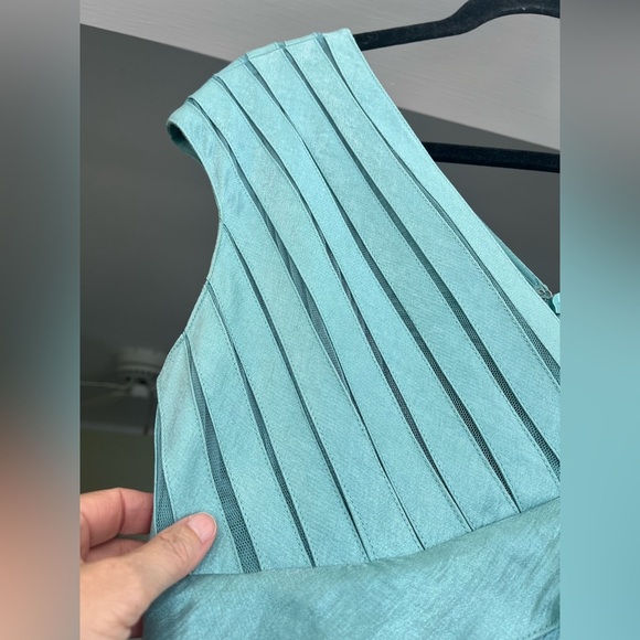 Adrianna Papell Crisscross Shutter Pleat Sheath Dress Green Size 10 Cocktail - Picture 5 of 12